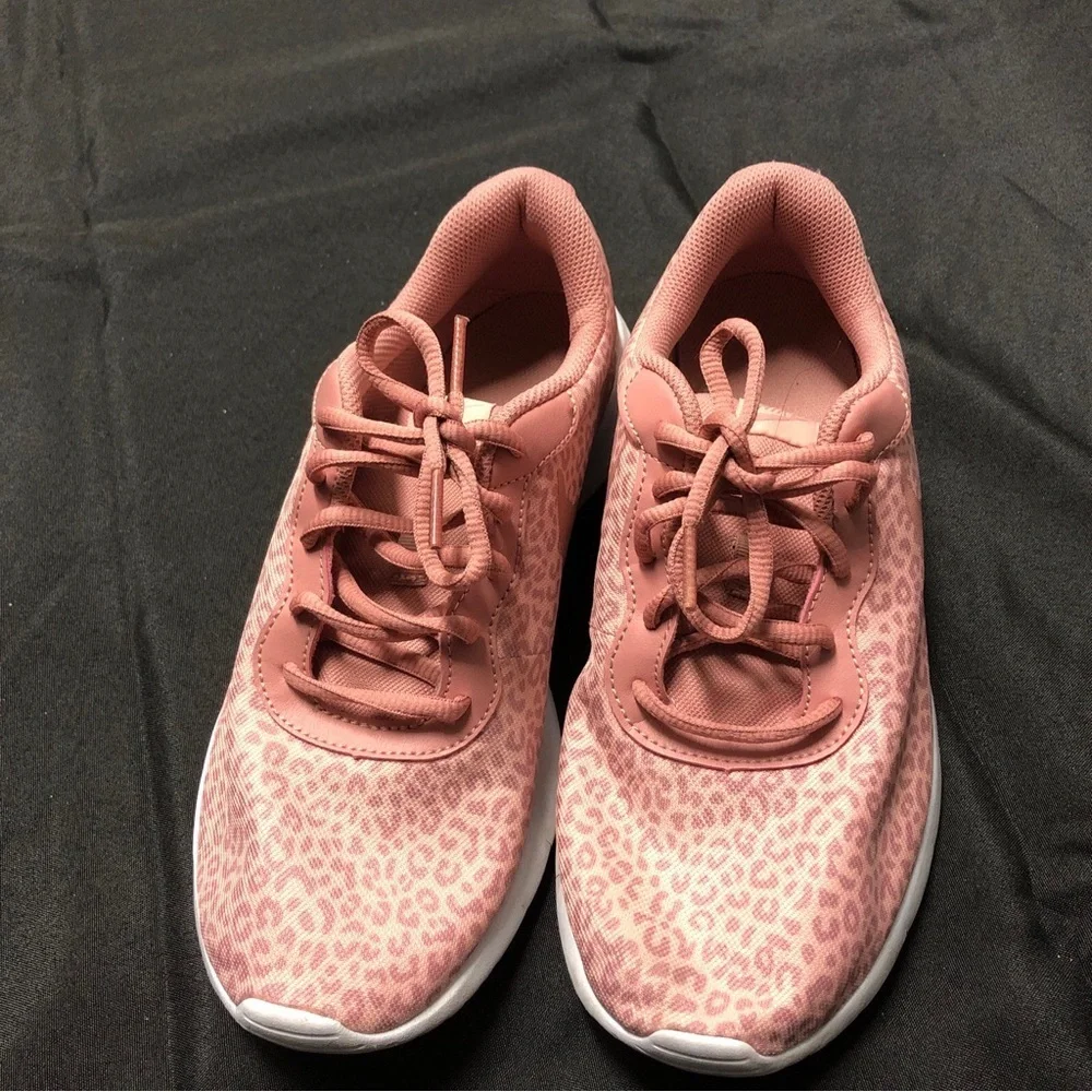 Nike Pink Leopard Print Women's Shoes